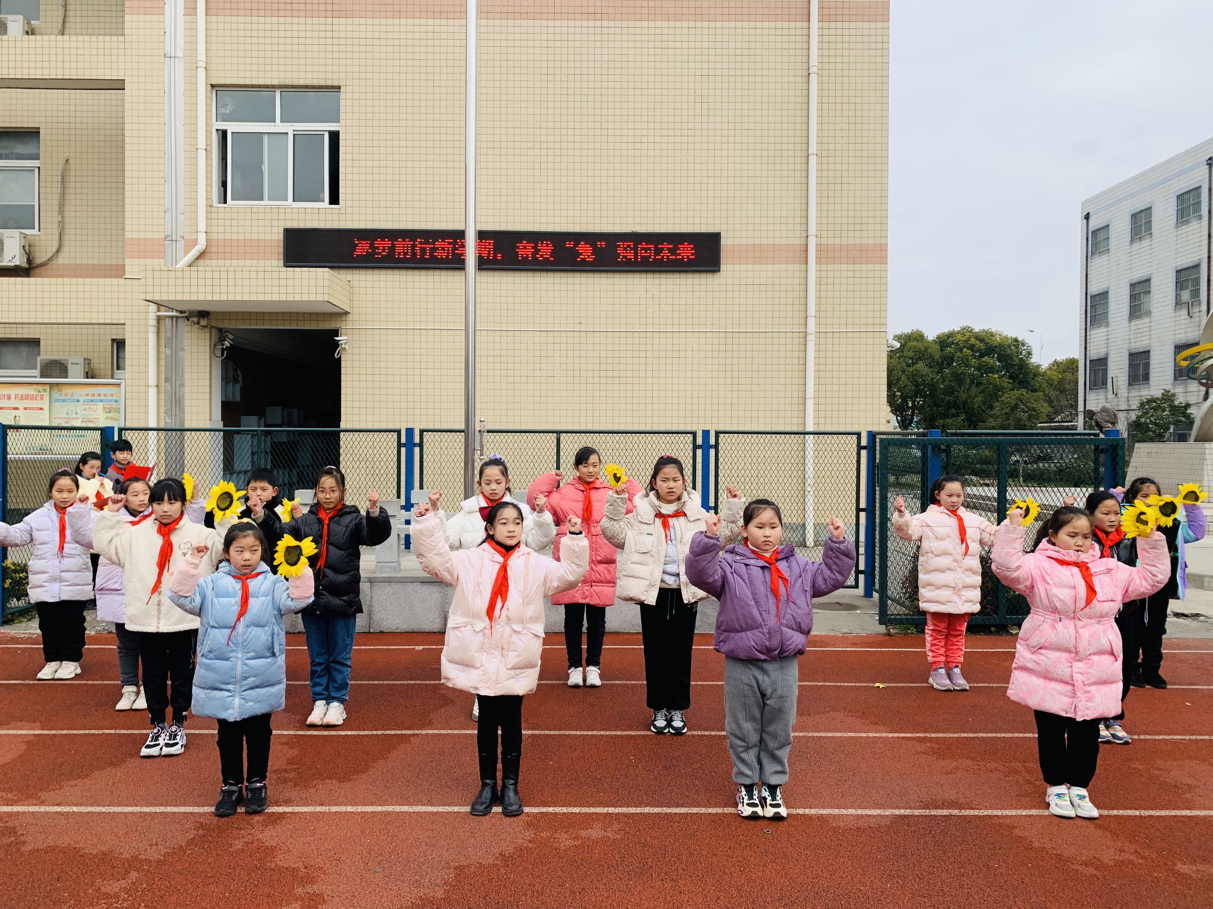 78b3b139cf244c858d62528e113af088.jpg 78b3b139cf244c858d62528e113af088.jpg