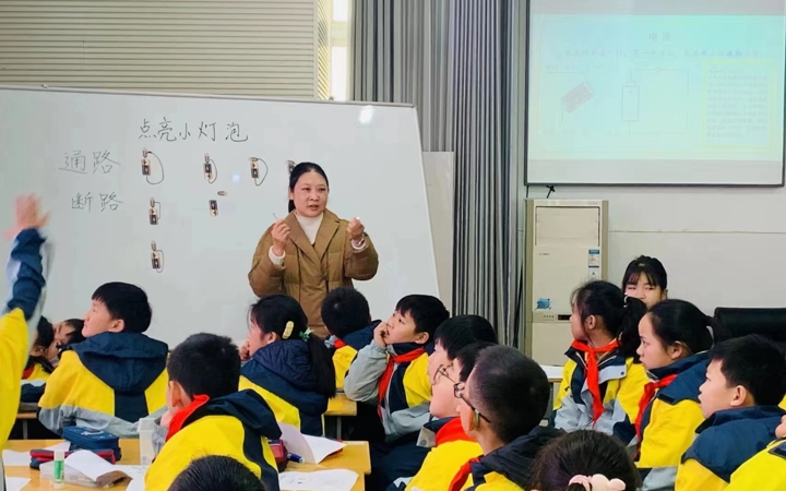 谢益梅：平凡的育人事迹  光荣的育人使命