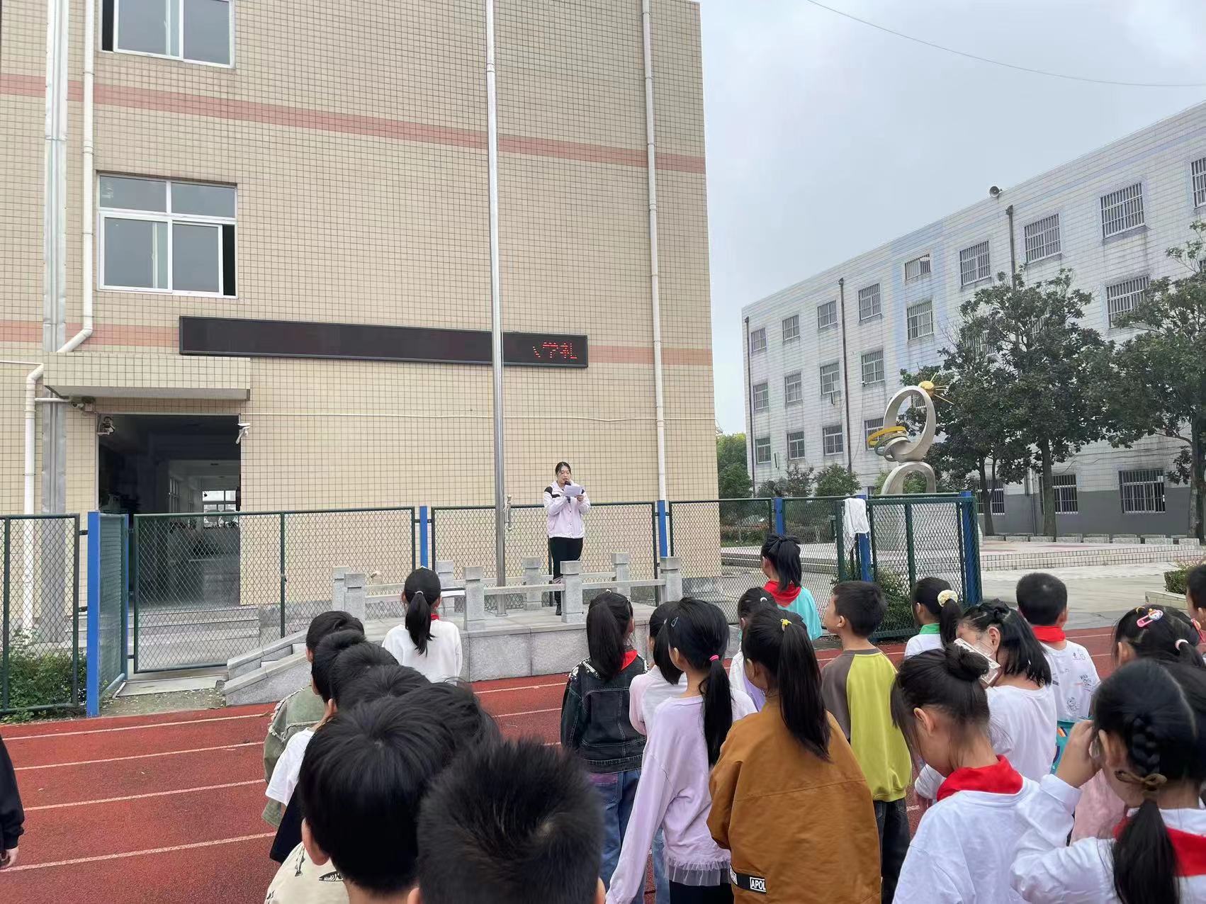 40f3e7194e68471491f0306ba5c12567.jpg 40f3e7194e68471491f0306ba5c12567.jpg