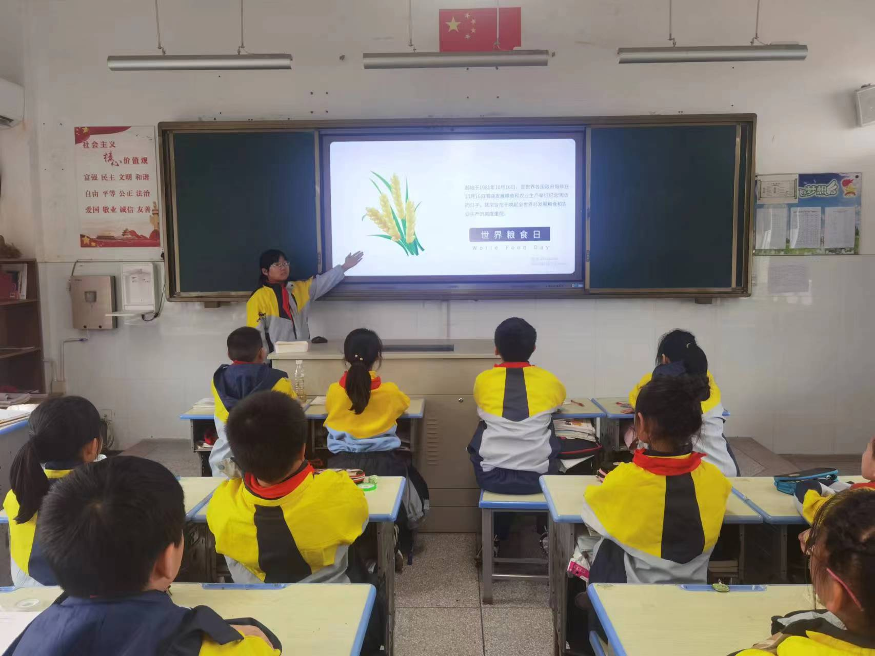 46eef2111fb148e78c7c1ed822c0d7b7.png 46eef2111fb148e78c7c1ed822c0d7b7.png