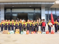 【美好学生】童心敬老  爱在金秋