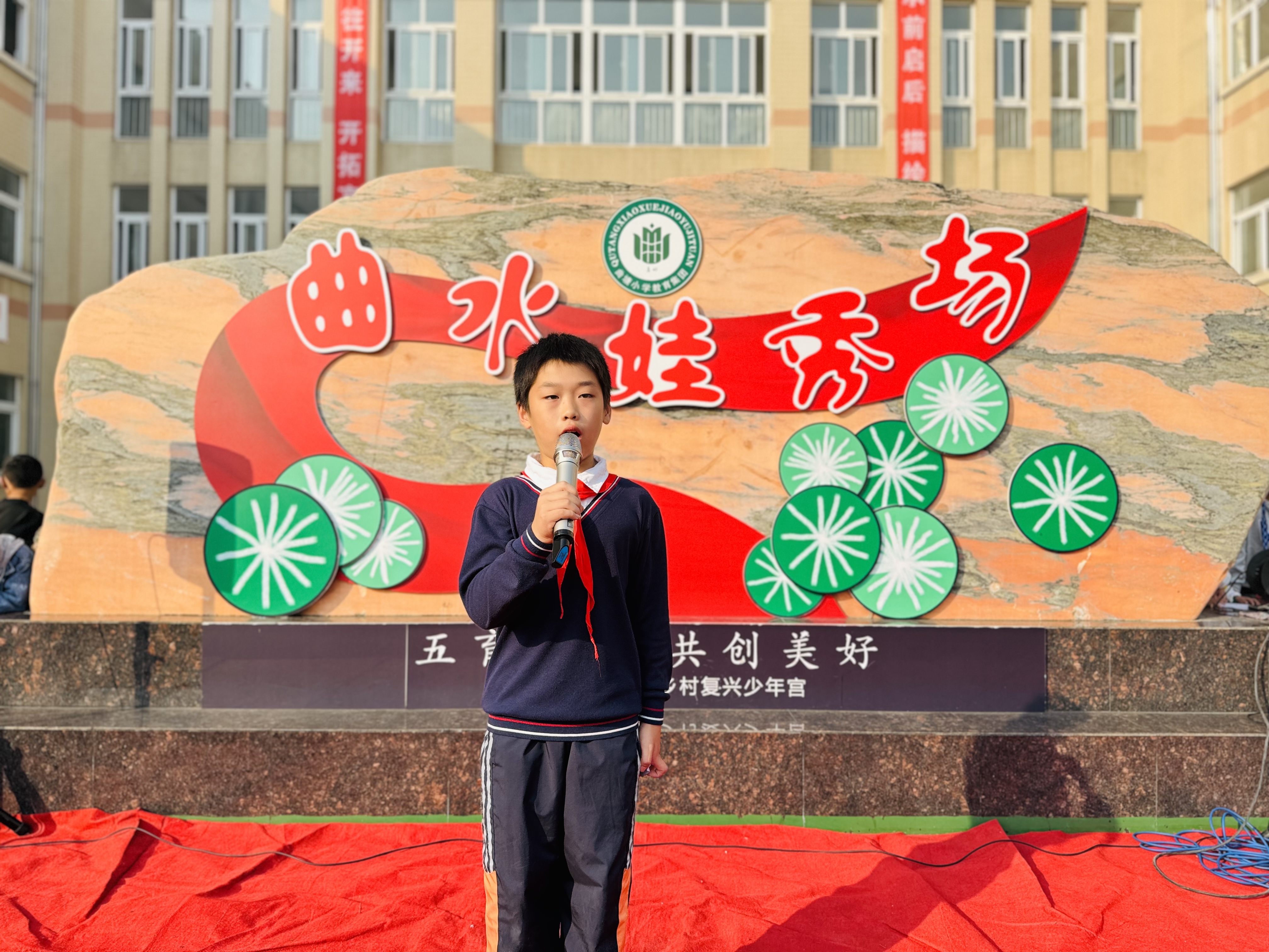 5560c9a22fe04c54a2cff8260381fc10.jpg