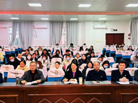 聚焦“新课标”  问研“新课堂”