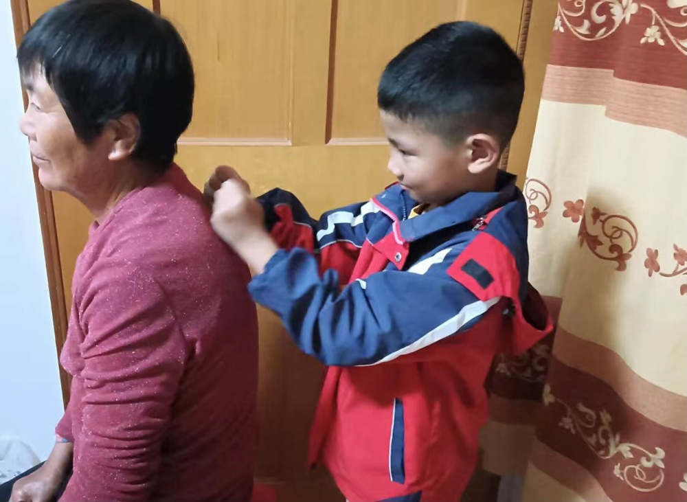 0b5e2f0040b14724a9dc7eaca3f42c5a.jpg 0b5e2f0040b14724a9dc7eaca3f42c5a.jpg