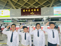 少先队员走进扬泰机场 开启少年科学院奇妙之旅