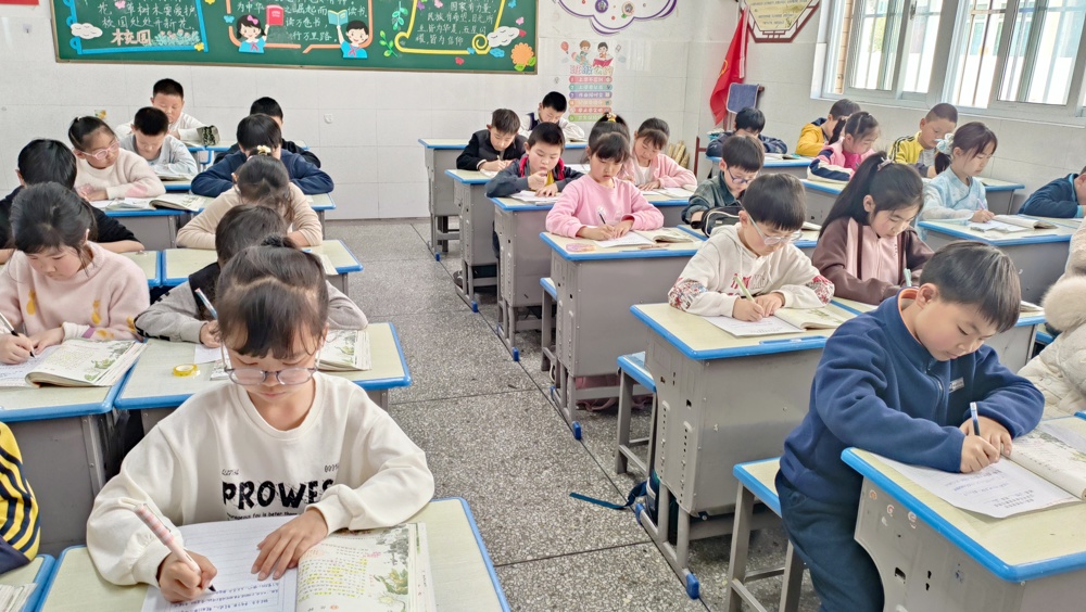 52565fd7e7d3404ea0b96a9419bd7c85.jpg 52565fd7e7d3404ea0b96a9419bd7c85.jpg