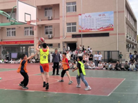 展篮球魅力  显少年风采