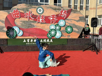 秋韵染庭芳 童艺绽华章 ——曲塘小学四年级小达人绽放别样风采